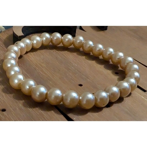 Vintage Jewelry - Vintage Faux Pearl Stretch Bracelet Champagne Cream Classic Stack Minimalist